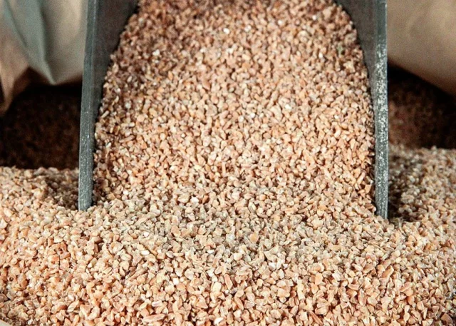 Cracked wheat — product reference photograph
