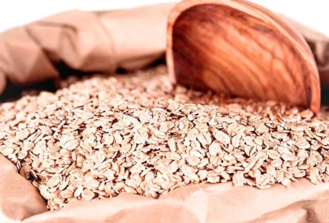 Red wheat flakes — product reference photograph